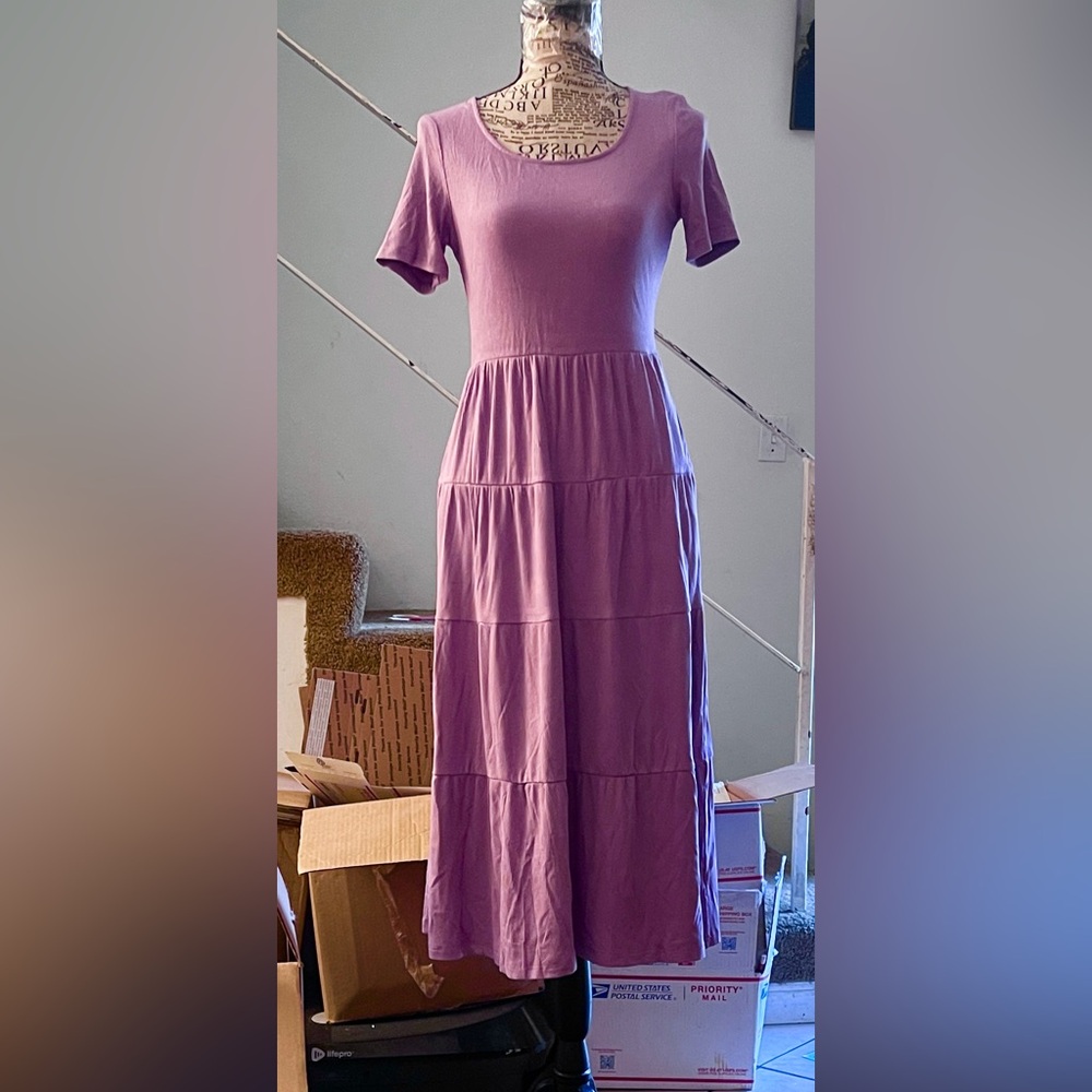 Elegant Purple Maxi Dress with Pockets - Picture 2 of 3
